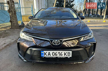 Седан Toyota Corolla 2019 в Прилуках