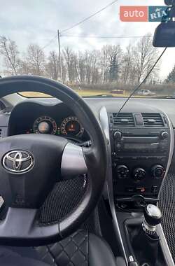 Седан Toyota Corolla 2010 в Володимирці