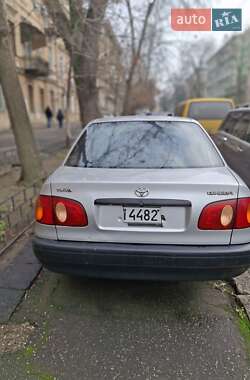 Седан Toyota Corolla 1999 в Одессе