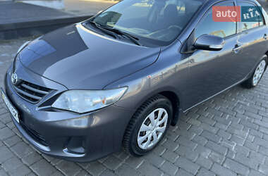 Седан Toyota Corolla 2011 в Ивано-Франковске