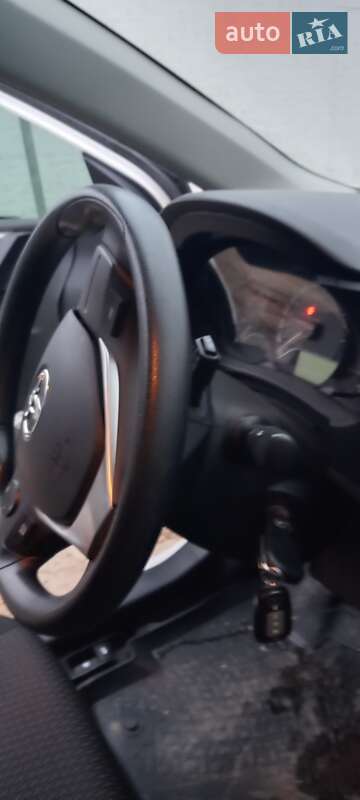 Седан Toyota Corolla 2014 в Полтаве