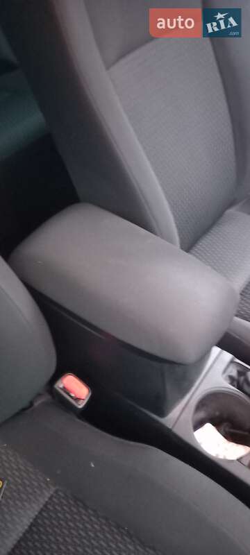 Седан Toyota Corolla 2014 в Полтаве