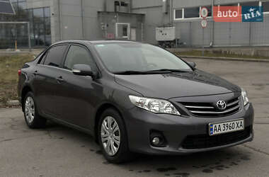 Седан Toyota Corolla 2012 в Днепре