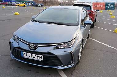 Седан Toyota Corolla 2019 в Киеве