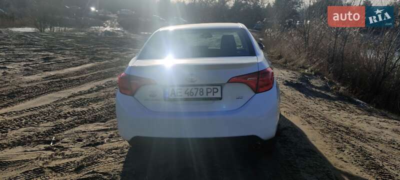Седан Toyota Corolla 2016 в Дніпрі