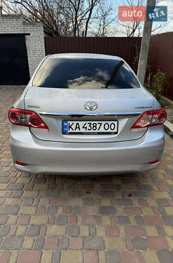 Седан Toyota Corolla 2011 в 