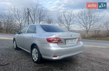 Седан Toyota Corolla 2011 в Кременце