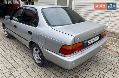 Седан Toyota Corolla 1997 в Олевську