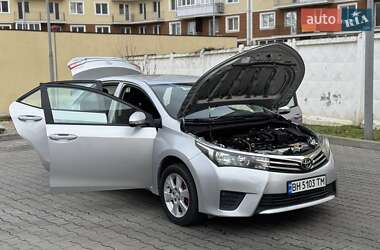 Седан Toyota Corolla 2014 в 