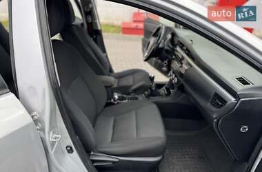 Седан Toyota Corolla 2014 в 
