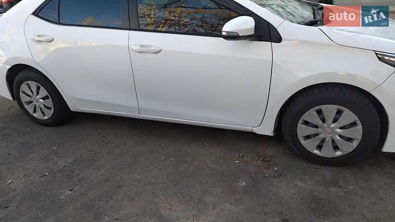 Седан Toyota Corolla 2018 в Белгороде-Днестровском