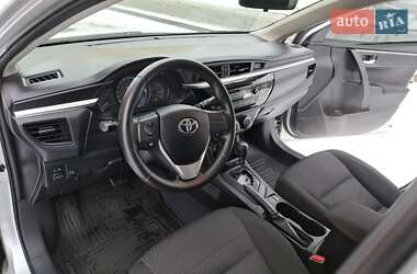 Седан Toyota Corolla 2013 в Киеве