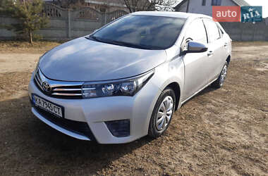 Седан Toyota Corolla 2014 в Бучі