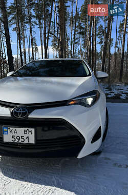 Седан Toyota Corolla 2018 в Киеве