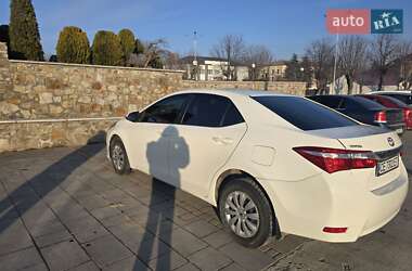 Седан Toyota Corolla 2015 в 