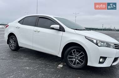 Седан Toyota Corolla 2015 в Днепре