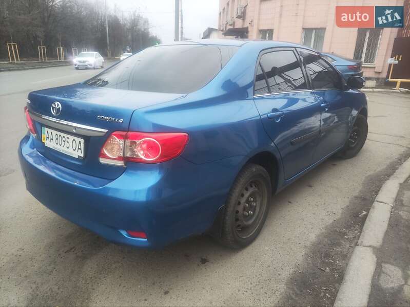 Седан Toyota Corolla 2011 в Киеве