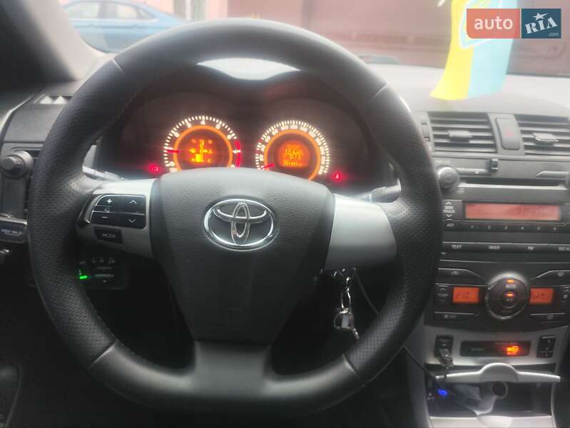 Седан Toyota Corolla 2011 в Киеве