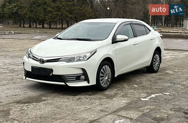 Седан Toyota Corolla 2017 в Пятихатках