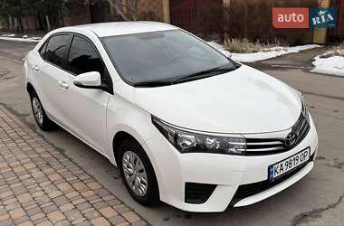 Седан Toyota Corolla 2016 в Києві