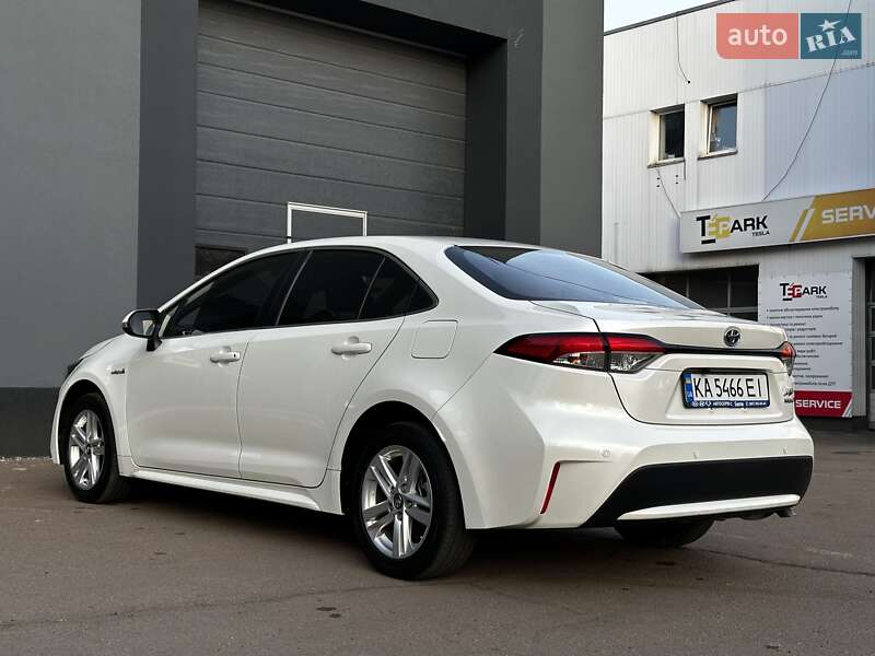 Седан Toyota Corolla 2020 в Києві