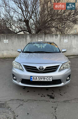 Седан Toyota Corolla 2012 в Києві