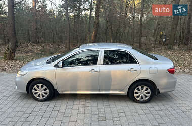 Седан Toyota Corolla 2011 в Львові