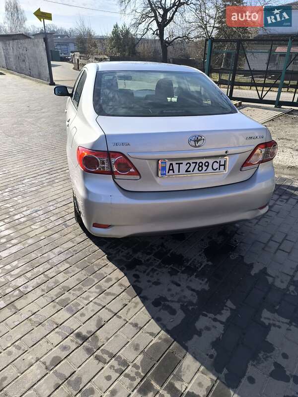 Седан Toyota Corolla 2012 в Луцке
