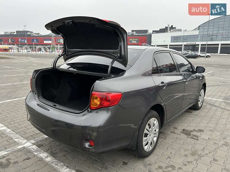 Седан Toyota Corolla 2008 в Києві
