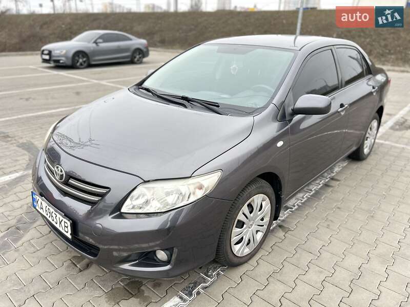 Седан Toyota Corolla 2008 в Києві