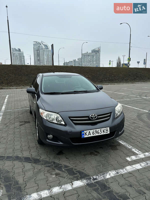 Седан Toyota Corolla 2008 в Києві