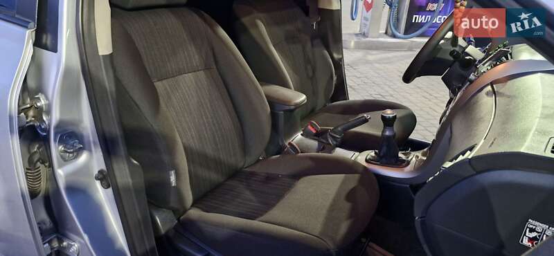 Седан Toyota Corolla 2007 в Дніпрі