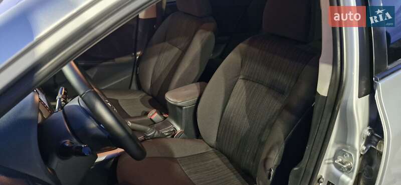 Седан Toyota Corolla 2007 в Дніпрі