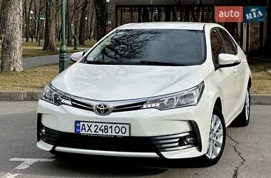 Седан Toyota Corolla 2016 в Харкові