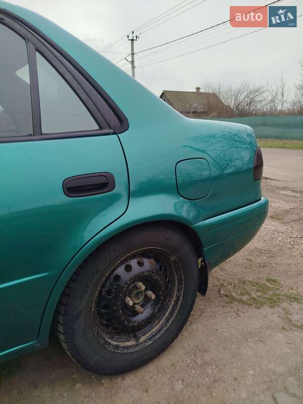 Седан Toyota Corolla 1999 в Одесі