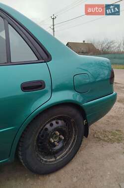 Седан Toyota Corolla 1999 в 