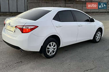 Седан Toyota Corolla 2014 в Теофіполі