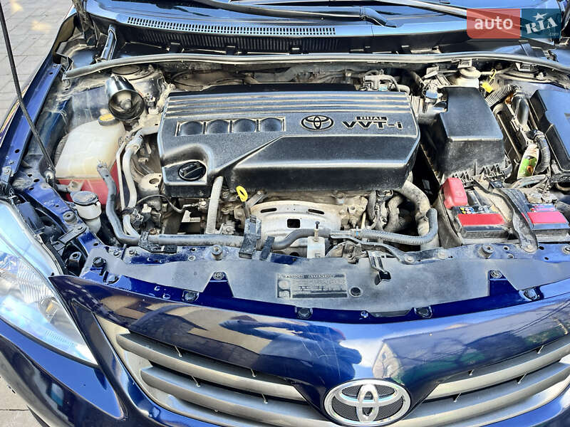 Седан Toyota Corolla 2011 в Трускавце