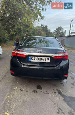 Седан Toyota Corolla 2014 в 
