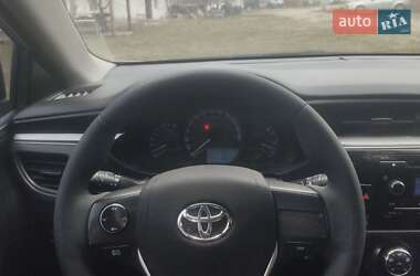 Седан Toyota Corolla 2014 в 