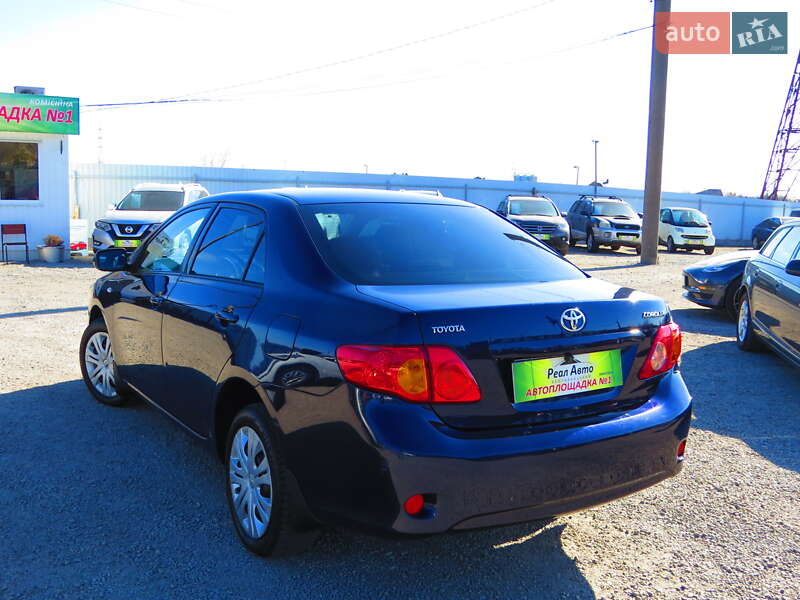 Седан Toyota Corolla 2008 в Кропивницком