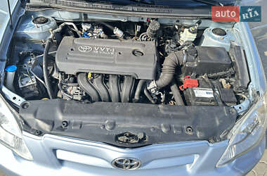 Хетчбек Toyota Corolla 2006 в Чернівцях