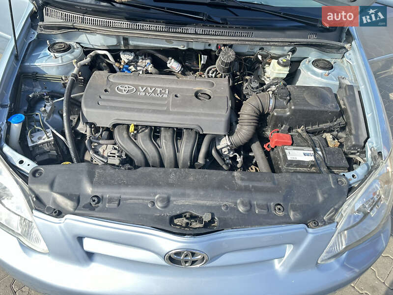 Хетчбек Toyota Corolla 2006 в Чернівцях