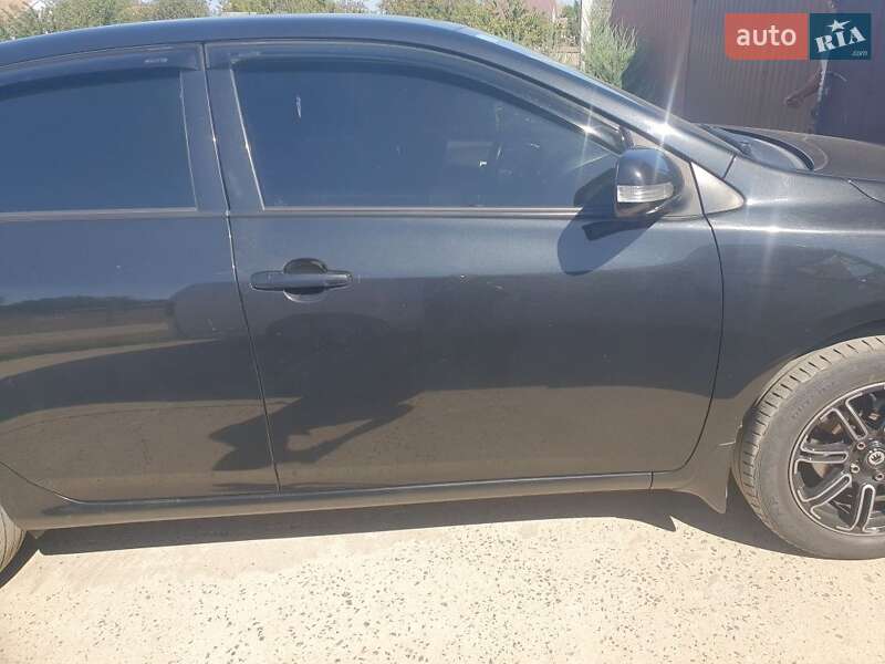 Седан Toyota Corolla 2010 в Южном