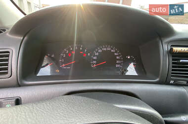 Седан Toyota Corolla 2004 в 