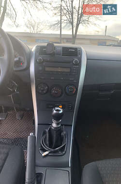 Седан Toyota Corolla 2011 в 