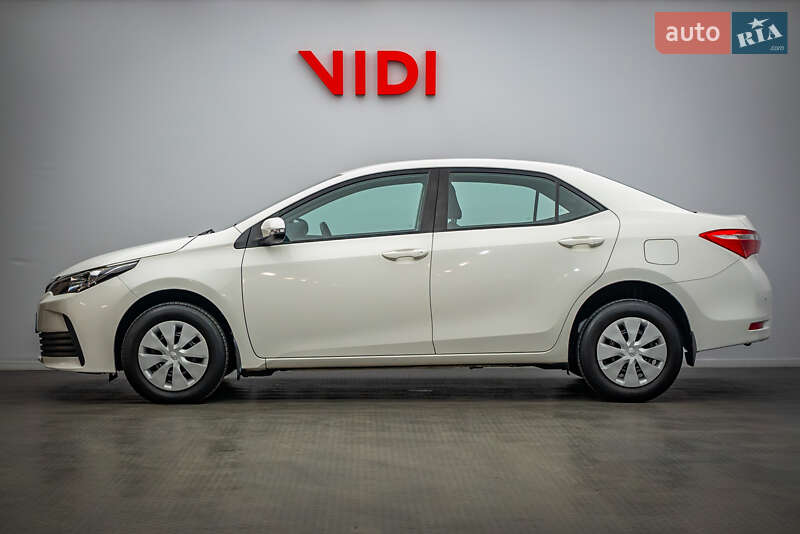 Седан Toyota Corolla 2017 в Києві