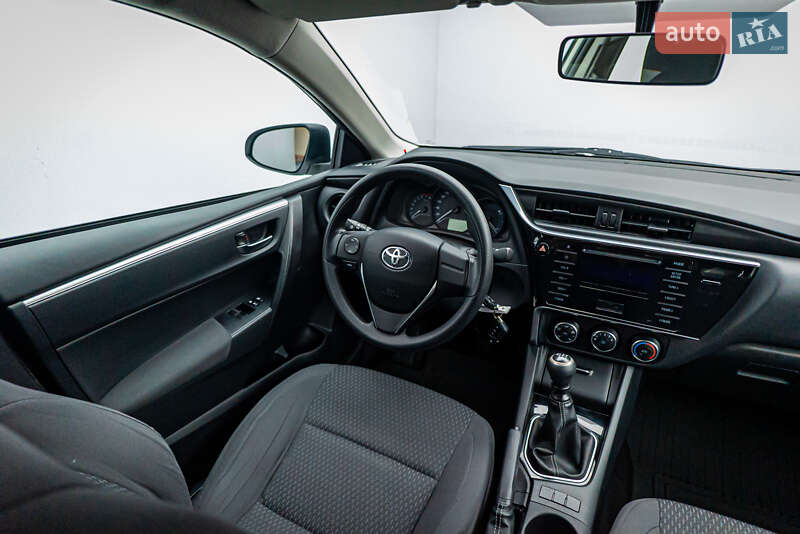 Седан Toyota Corolla 2017 в Києві