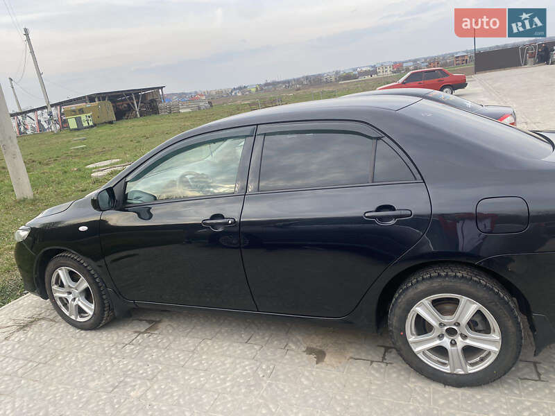 Седан Toyota Corolla 2008 в Копычинце