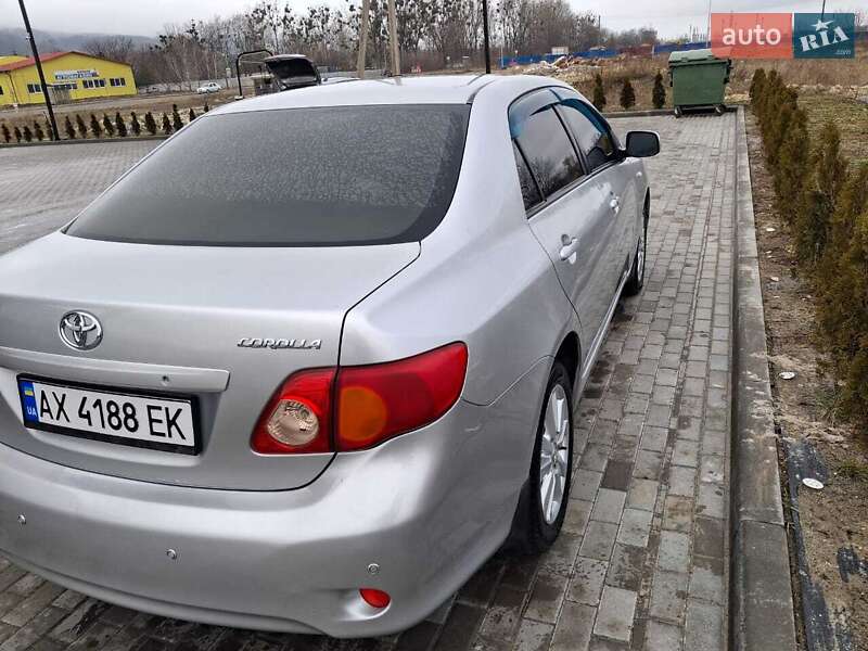 Седан Toyota Corolla 2007 в Золочеві